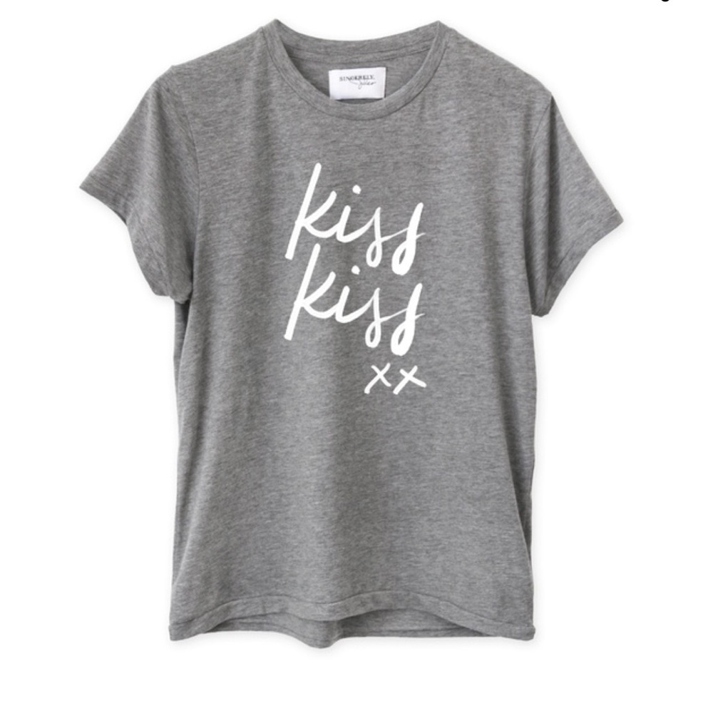 Sincerely Jules Kiss Kiss Tee